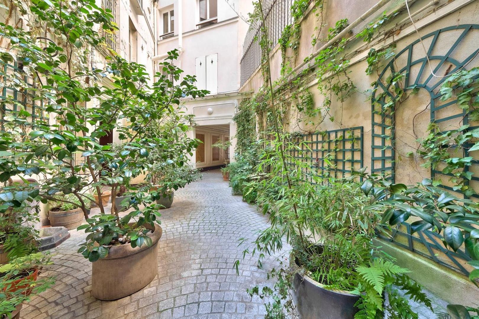 Guestready - Atypic Studio Near Montmartre Apartment Париж Екстериор снимка